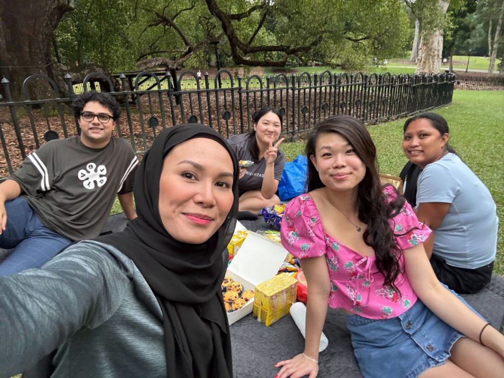 Picnic-Chill-at-Botanic-Gardens-