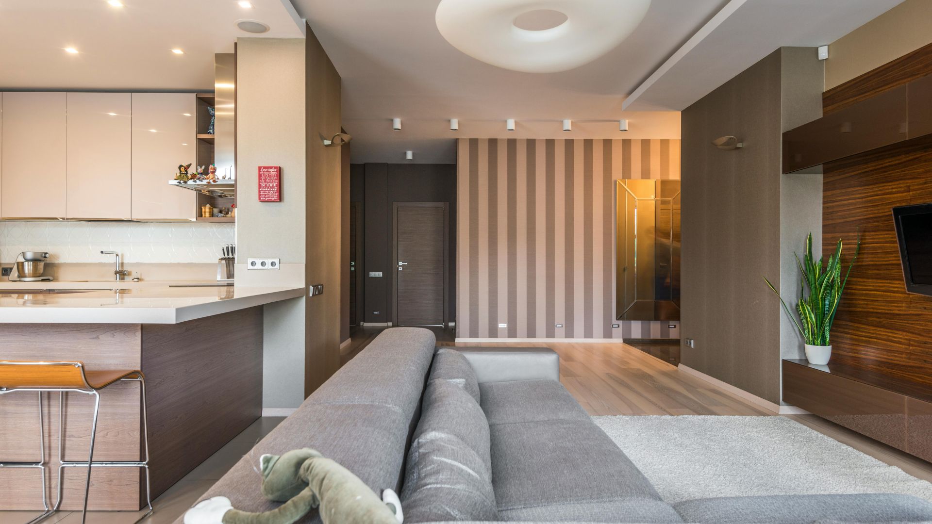 Co-Living vs Traditional Renting_ Which is Right for You